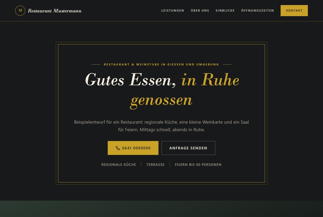Entwurf für ein Restaurant: durchgehend dunkle Seite mit goldenem Doppelrahmen und kursiven Überschriften